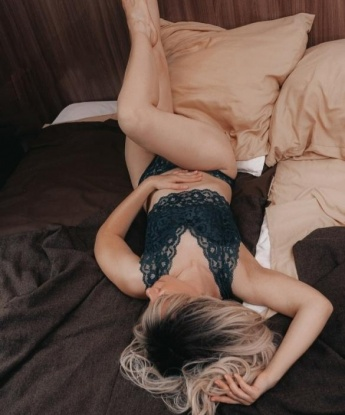 Живу в Москве и готова познакомиться с тобой. У меня много возможностей, чтобы сделать наше время вместе незабываемым. Подарю тебе нежность, страсть и полное расслабление. С удовольствием приглашу тебя к себе в уютное гнездышко или могу приехать к тебе. Мои услуги широки и разнообразны. Если ты хочешь полностью расслабиться и насладиться, то я именно то, что тебе нужно. Мои фото в профиле полностью соответствуют действительности. У меня добрые отзывы, которые подтверждают мою надежность. Жду твоего звонка, чтобы создать моменты истинного удовольствия и наслаждения. Обещаю, ты не пожалеешь! 🌹😘 4355, 35 лет